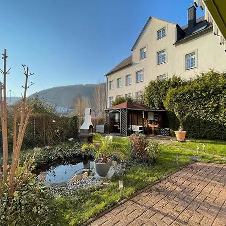 Moselgarten Zentral Grün Direkt An Der Mosel