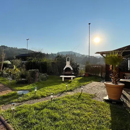 Moselgarten Zentral Gruen Direkt An Der Mosel Apartment Bullay